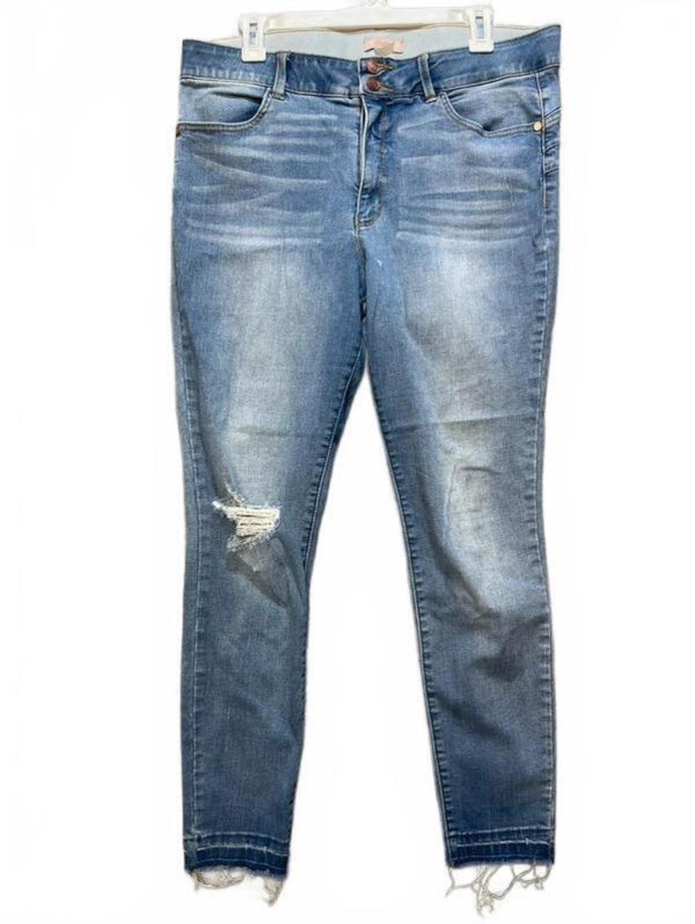 Candie's Womens Jeans Size 17 33W Blue Distressed Raw Hem Skinny - Picture 1 of 11
